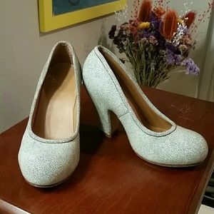 Cracked White Leather Camper Heels